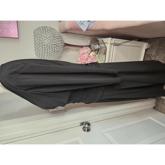 Elegant Black Midi Dress - Picture 3 of 7